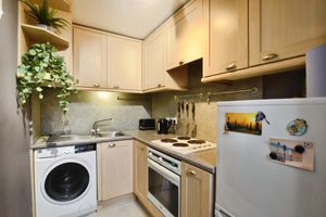 Photo 5- click for photo gallery